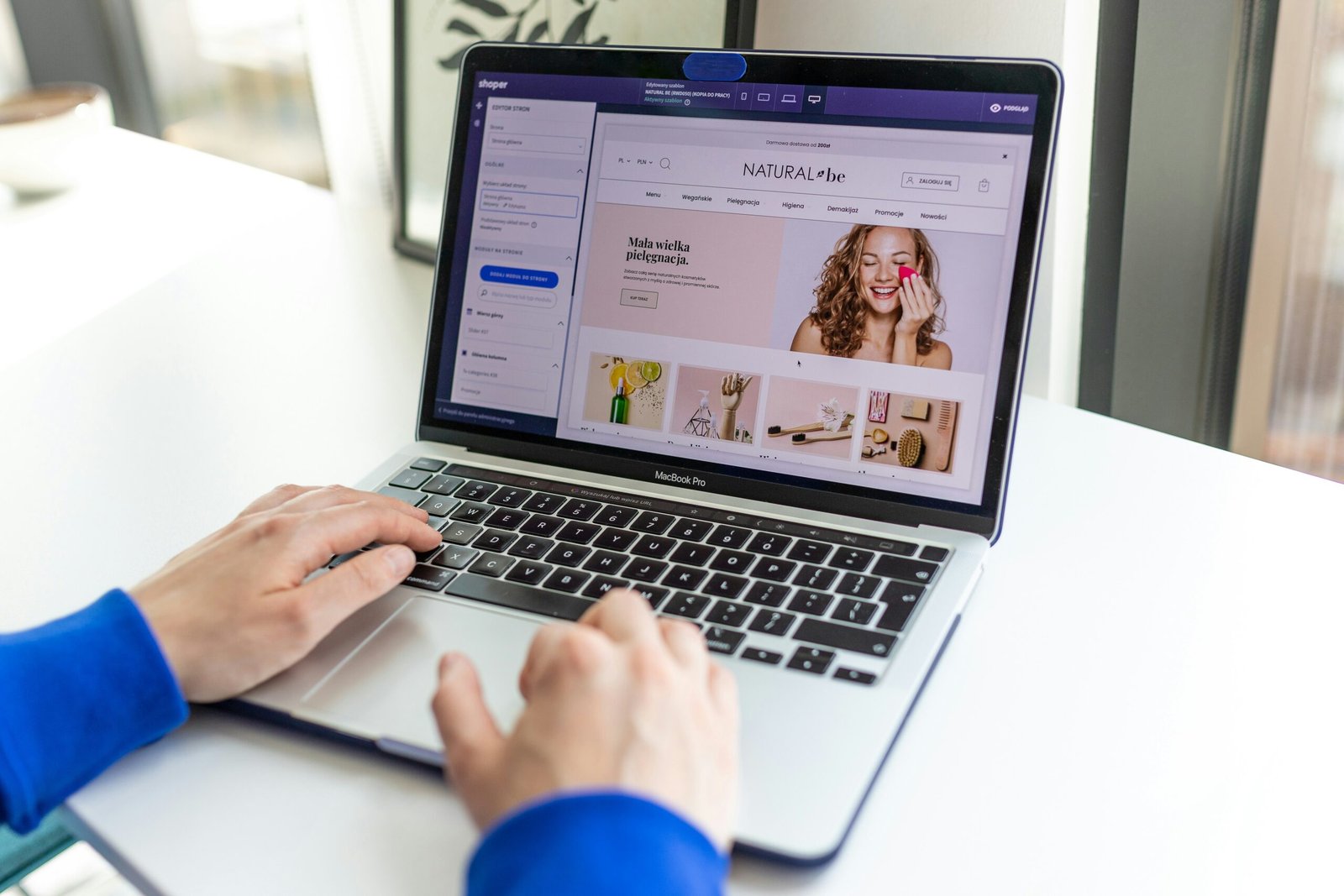 Modern e-commerce online shopping experience